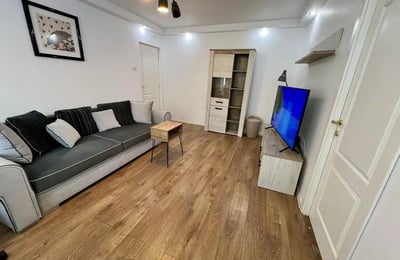 Аренда комфортной 3-комнатной квартиры с отдельной кухней, 55 м², район Инел 2, Констанца, Румыния